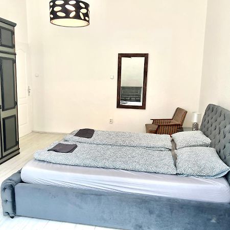 L8 Guesthouse Budapest Bagian luar foto
