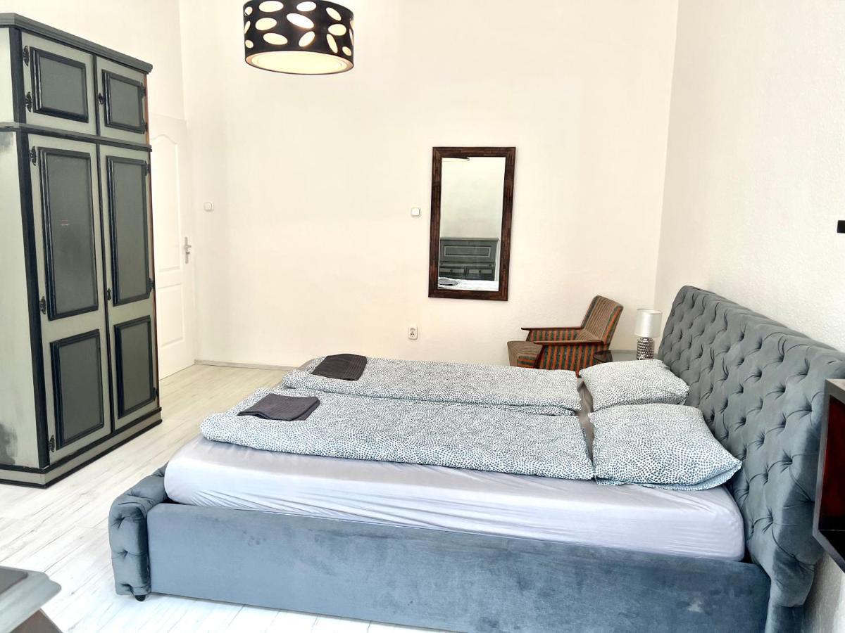 L8 Guesthouse Budapest Bagian luar foto